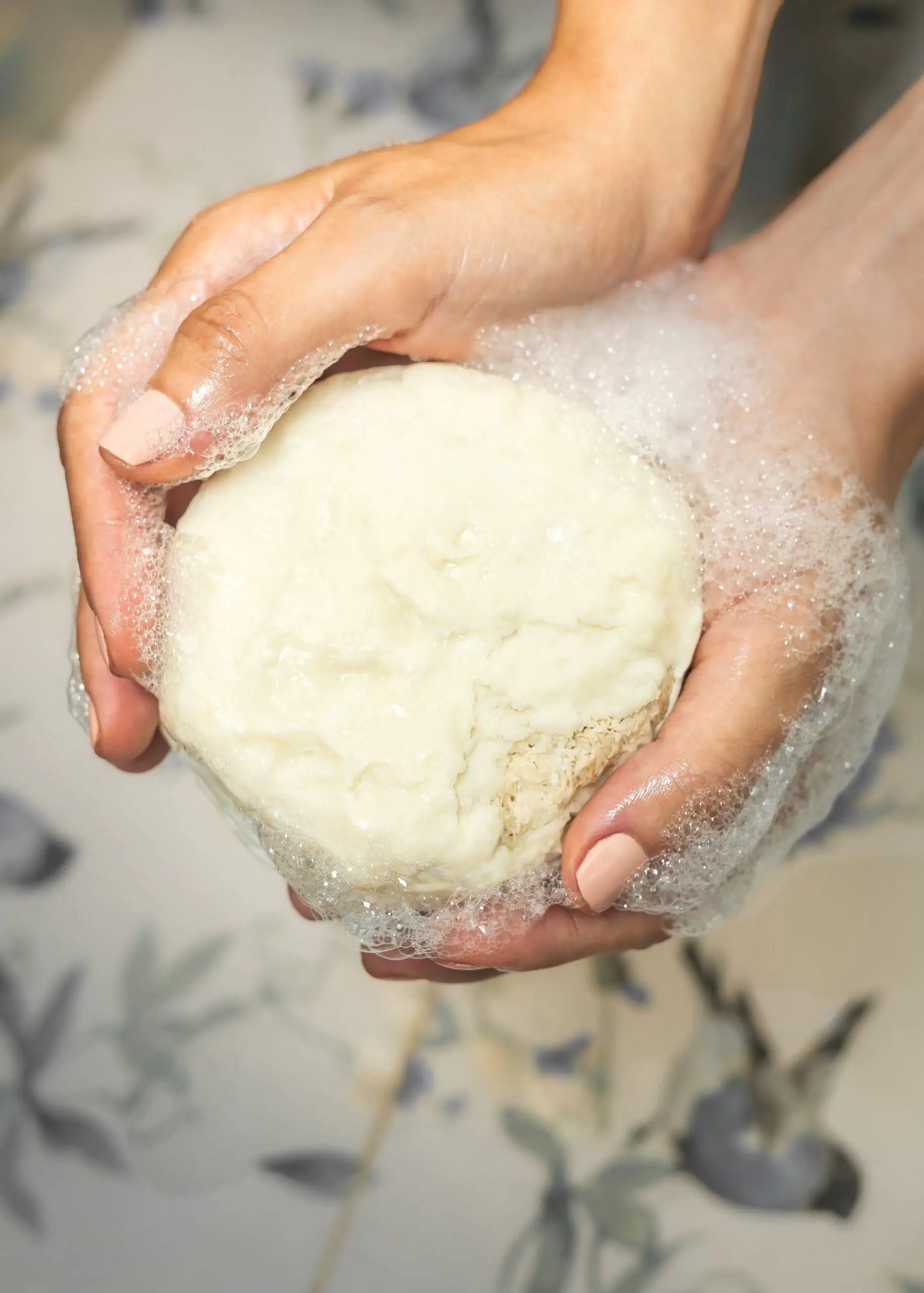 Lemongrass & Green Tea Loofah Baladi Soap 300g - صورة 3